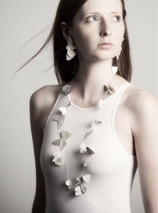 Falter white - Iris Merkle Contemporary Jewelry